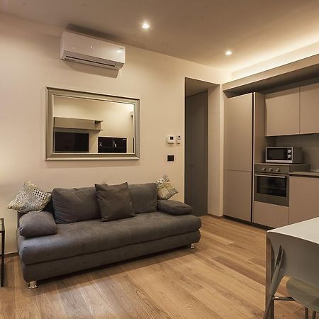 Residence Rizzoli-Suites Apartments Болонья Экстерьер фото