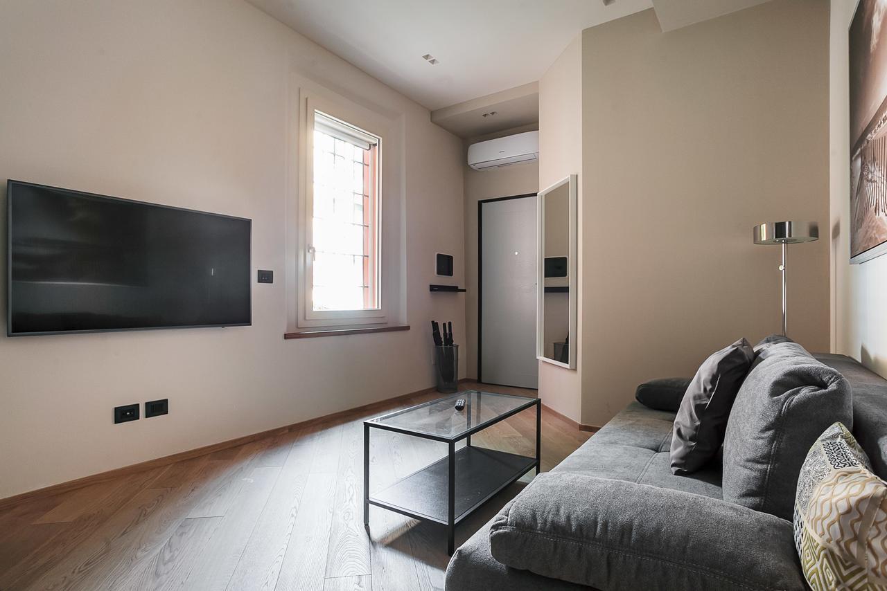 Residence Rizzoli-Suites Apartments Болонья Экстерьер фото